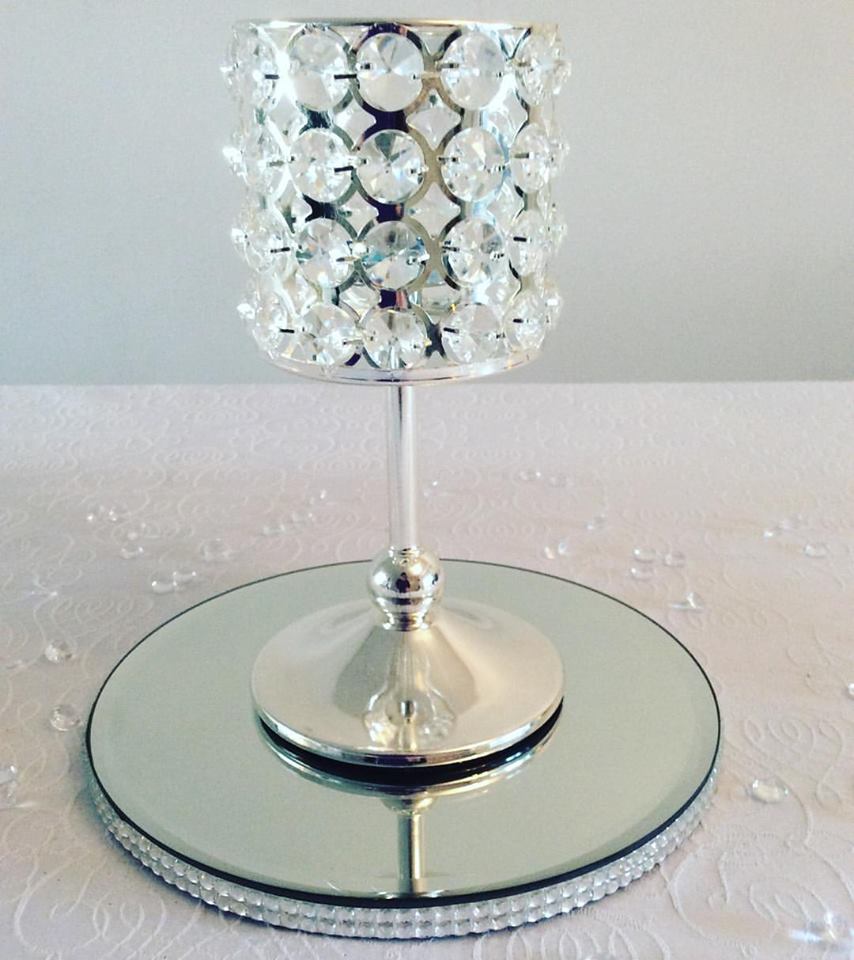 Centrepiece and diamante mirror plate.jpg